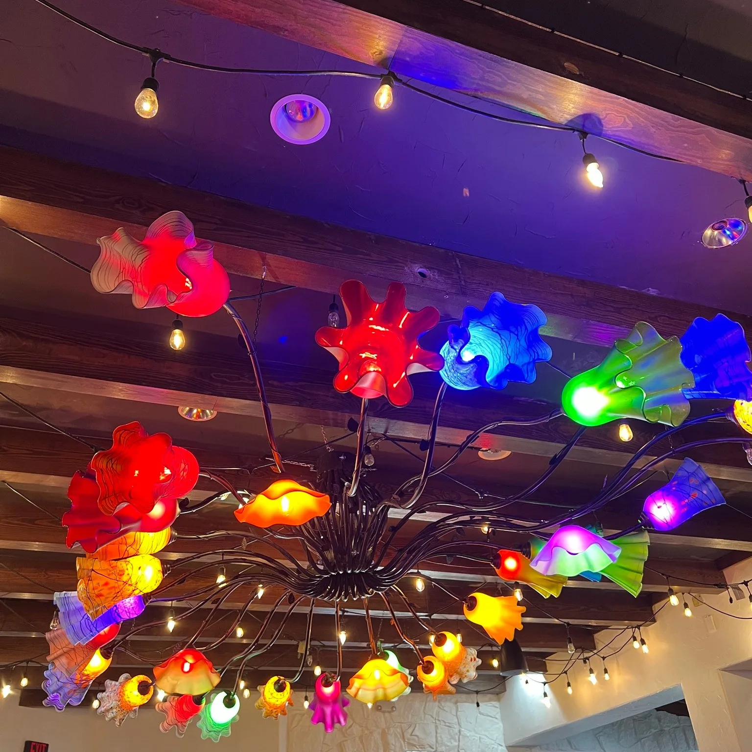 Decoración artesanales de madera hechos a mano en Tonalá, Jalisco — Mueble y Arte